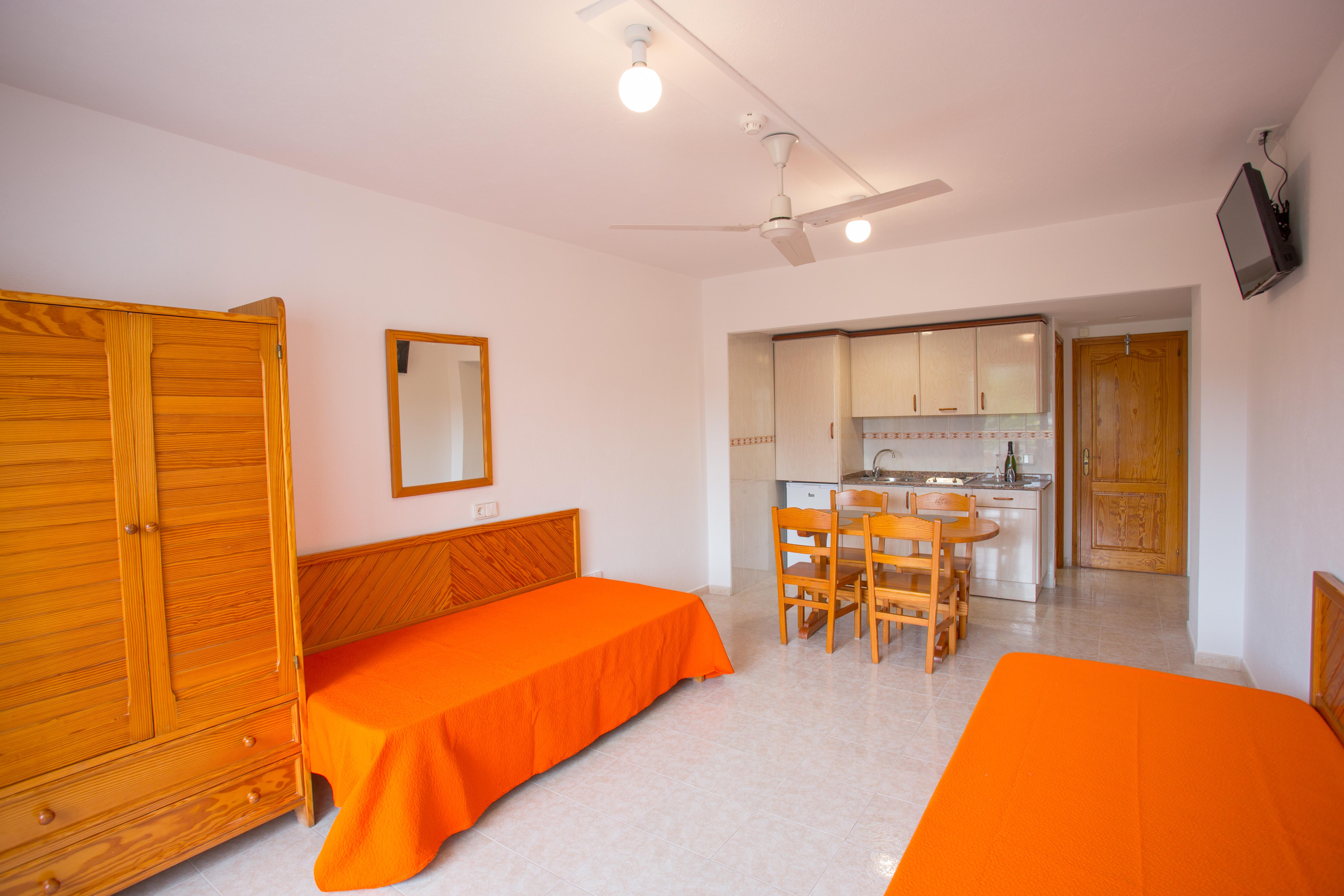 Apartamentos Zodiac Sant Antoni de Portmany Екстериор снимка