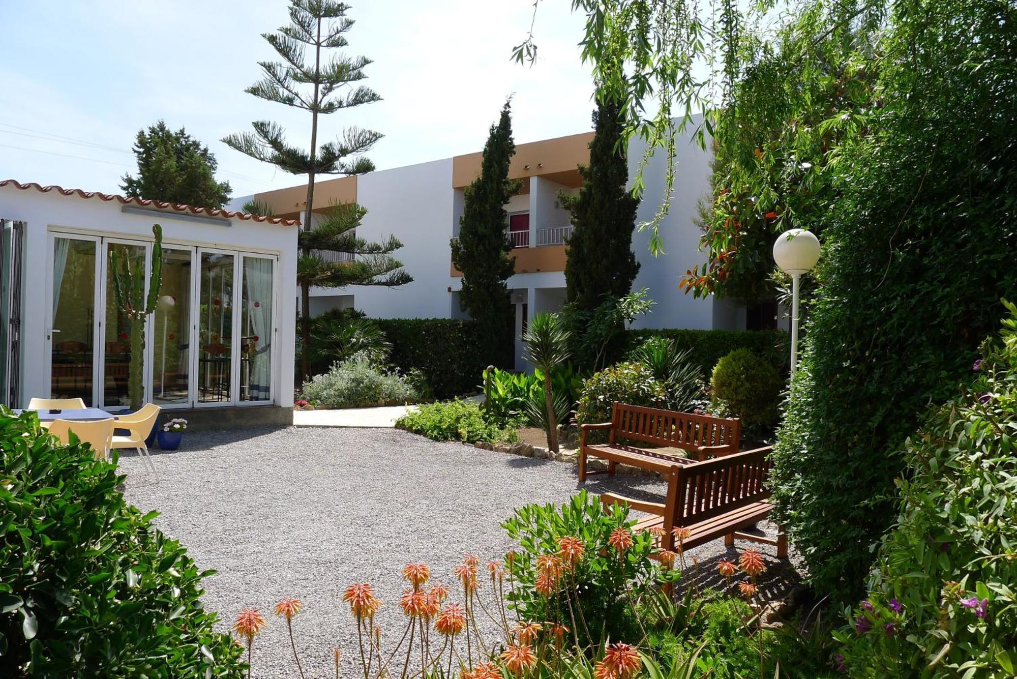 Apartamentos Zodiac Sant Antoni de Portmany Екстериор снимка
