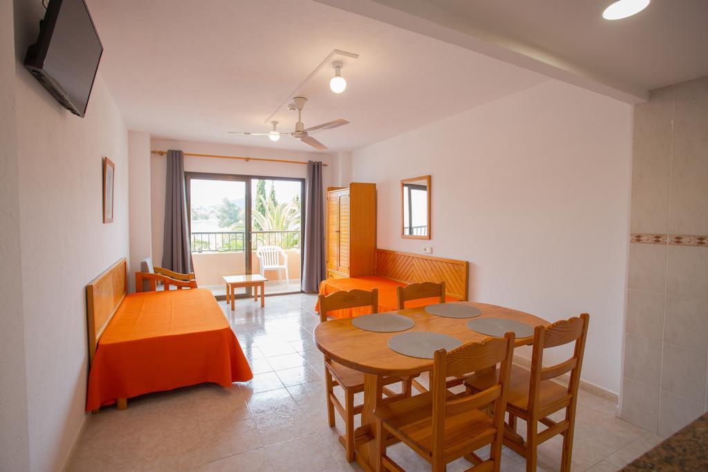 Apartamentos Zodiac Sant Antoni de Portmany Екстериор снимка