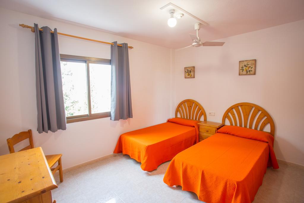 Apartamentos Zodiac Sant Antoni de Portmany Екстериор снимка