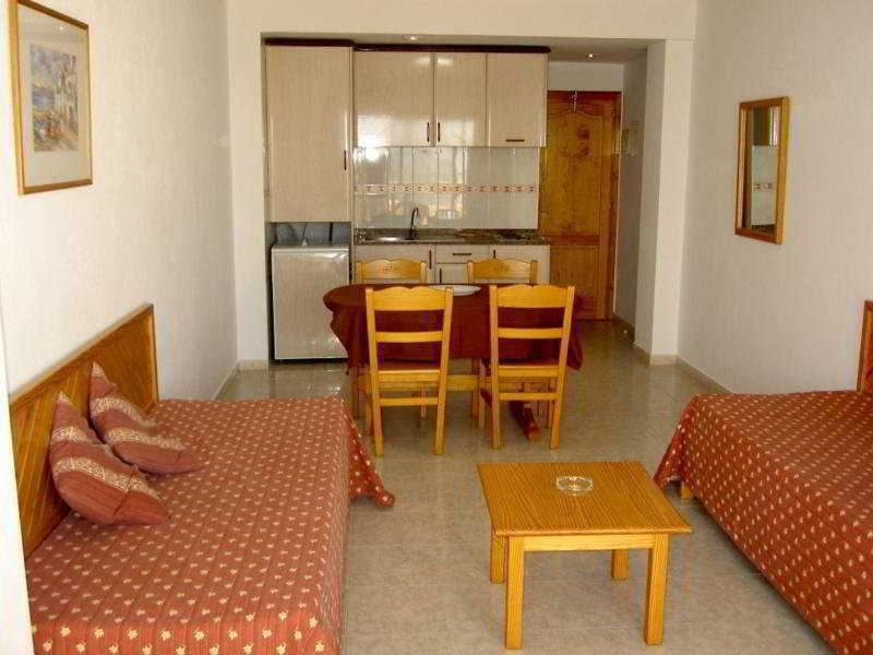 Apartamentos Zodiac Sant Antoni de Portmany Екстериор снимка